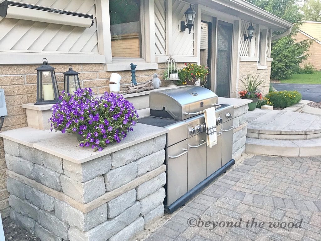 outdoor grill surround with lannon stone