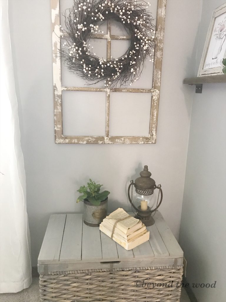 An easy renter-friendly wall decor DIY idea — pressed flowers on vintage  book pages! I thrifted some old books for $1 and then pressed…